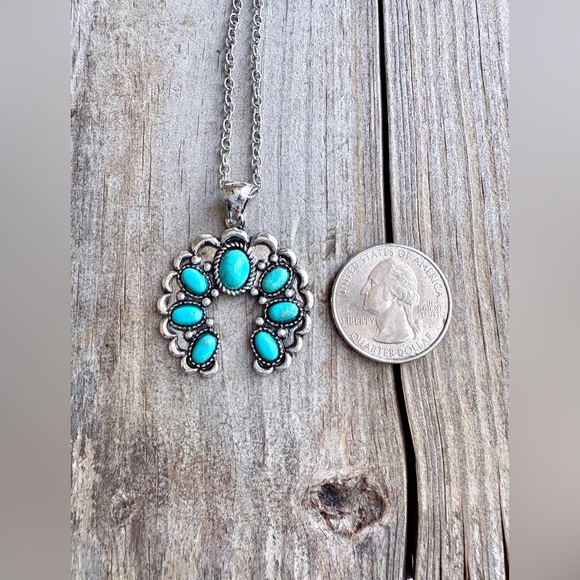 #385. Western Squash Blossom Stone Pendant Necklace - Picture 3 of 3